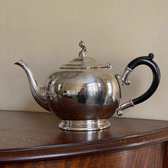Vintage antique silver plated tea pot - Picture 3 of 6